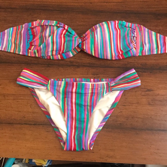 Victoria Secret Multicolored Bikinis - Picture 3 of 6